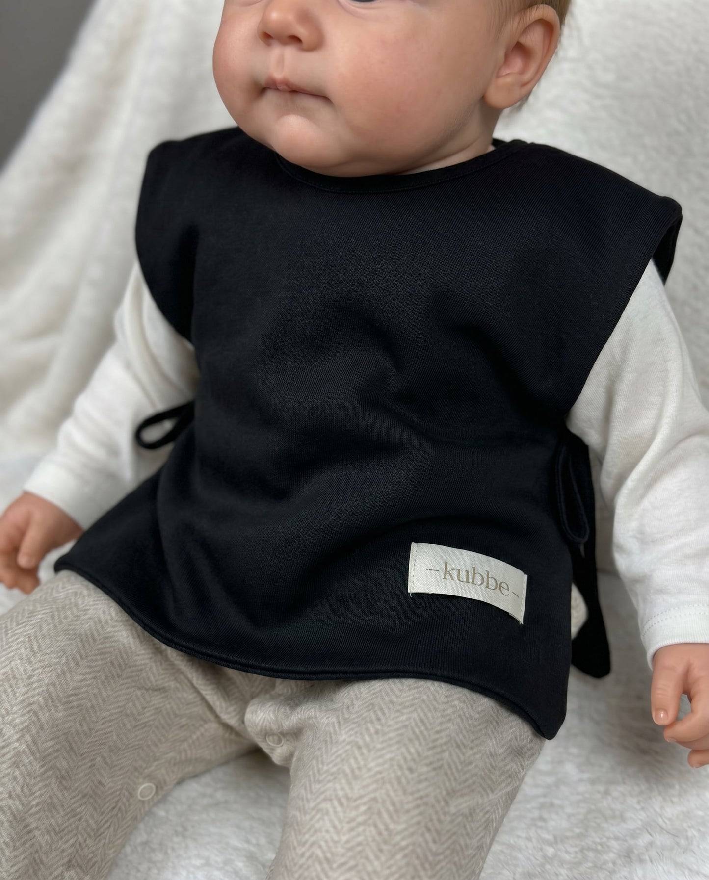 Kubbe Pamuklu Mama ve Salya Önlüğü - Siyah kullanım